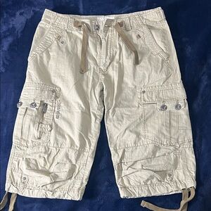 Men's Cargo Shorts in Light Cream with Utility Pockets